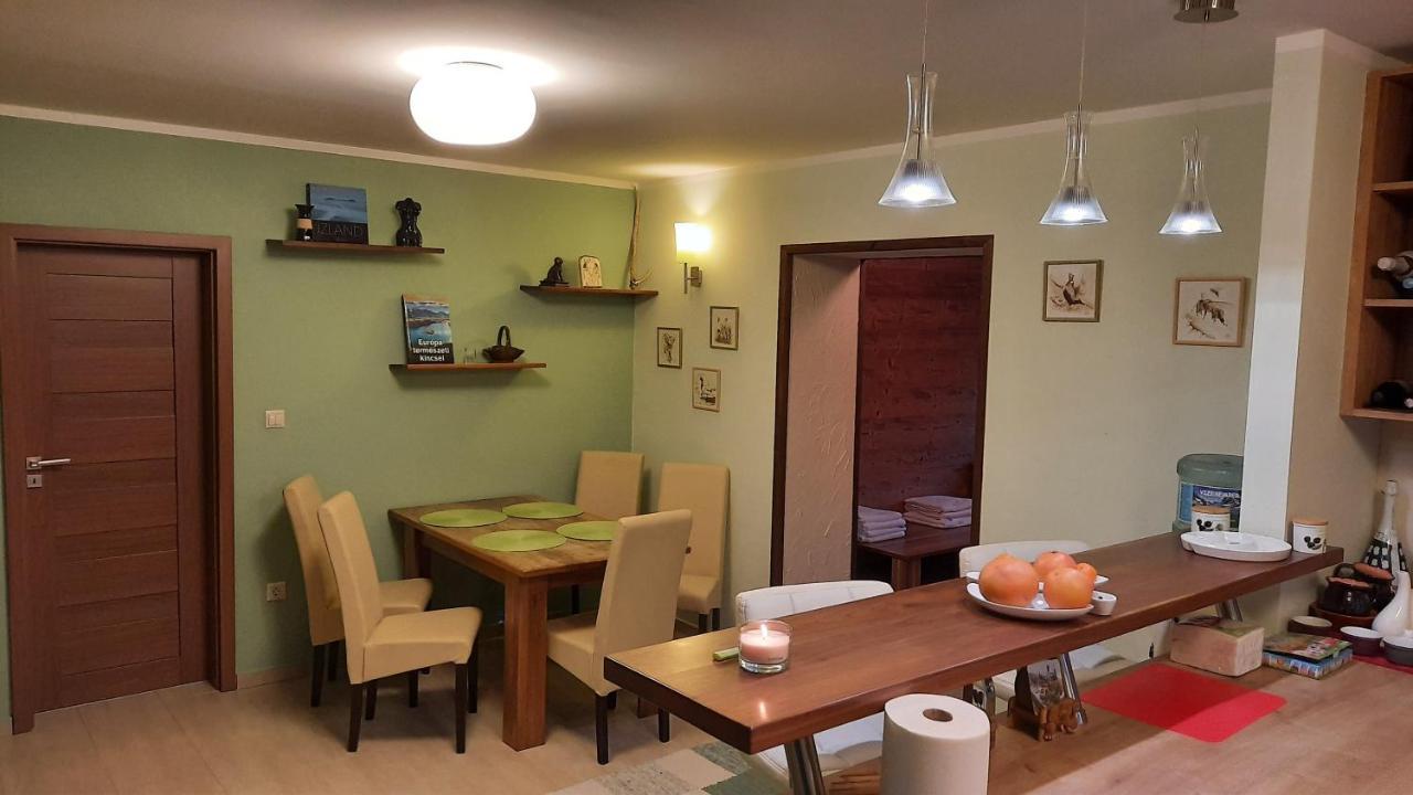 Aranypatak Apartmanhaz 松博特海伊 外观 照片