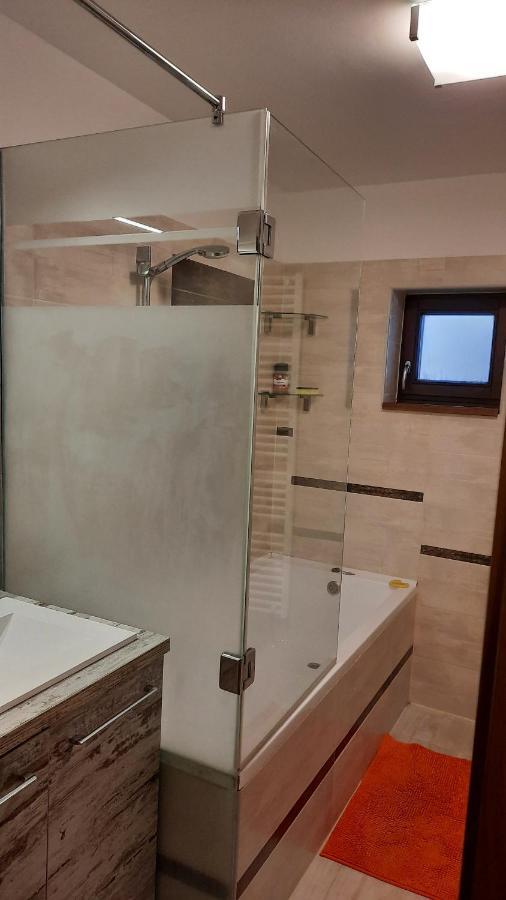 Aranypatak Apartmanhaz 松博特海伊 外观 照片